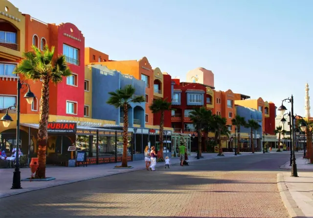 El Gouna, Grand Aquarium, Mini Egypt Park: sights around Hurghada
